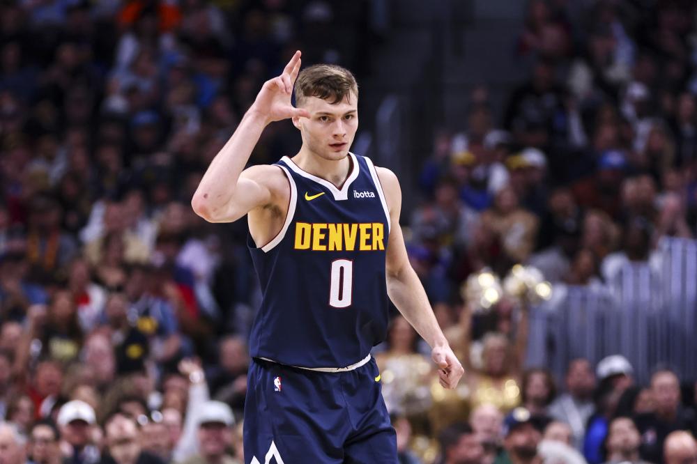 的阵容对比 的阵容对比